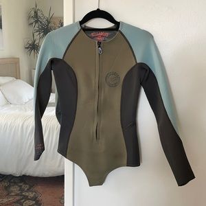 Billabong women’s spring wetsuit